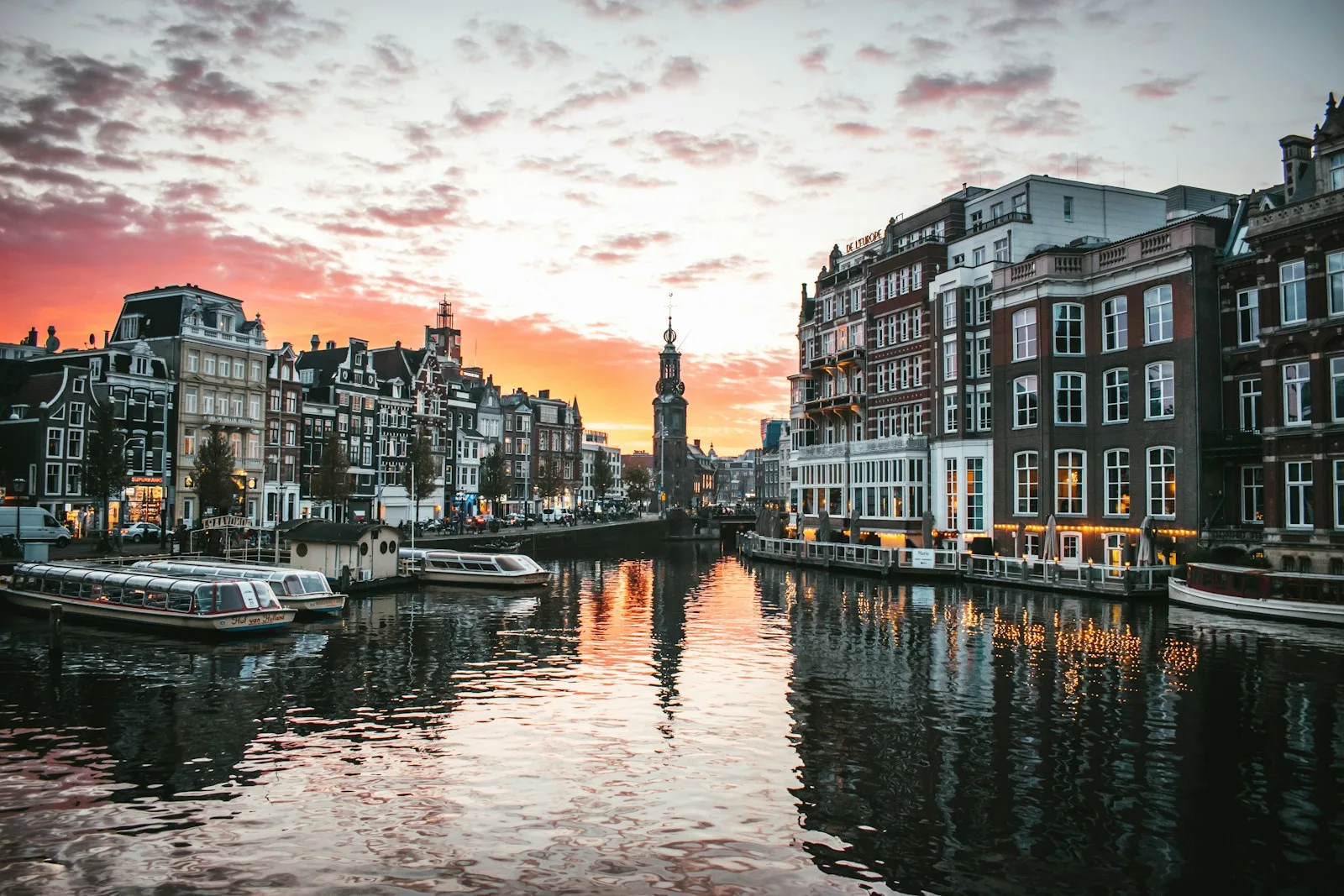 A picture of Amsterdam in the early morning