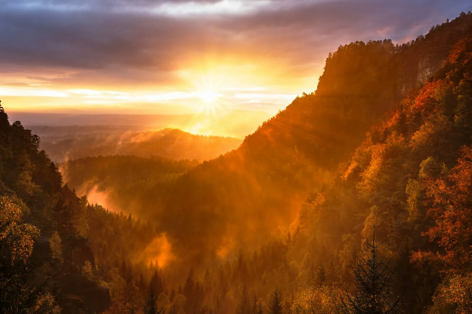 Some of the best views are absolutely free. Much like the above sunset. Plan your sightseeing accordingly so that you won’t have to spend a lot on tickets but more on experiences.