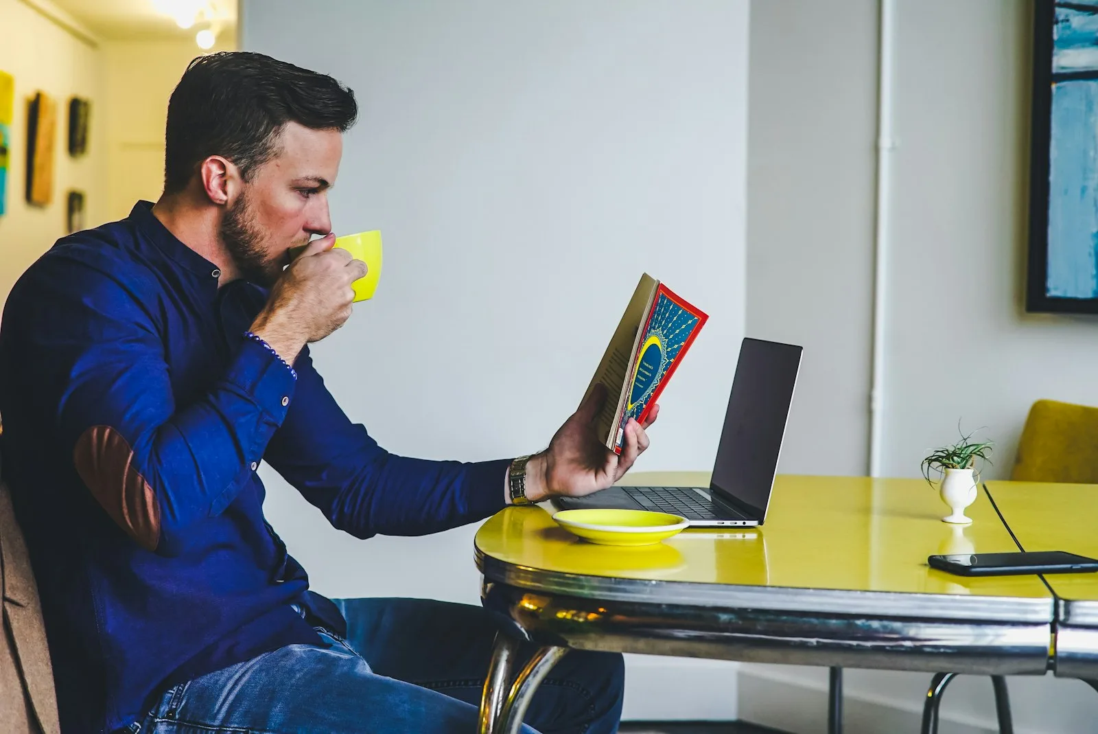 A person trying to study about how credit score works