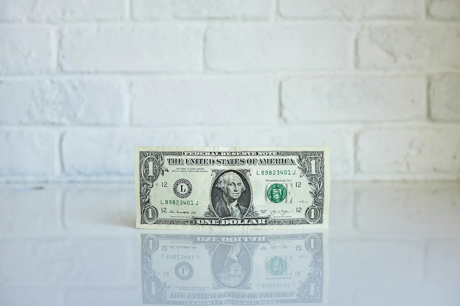 Image of a one dollar bill