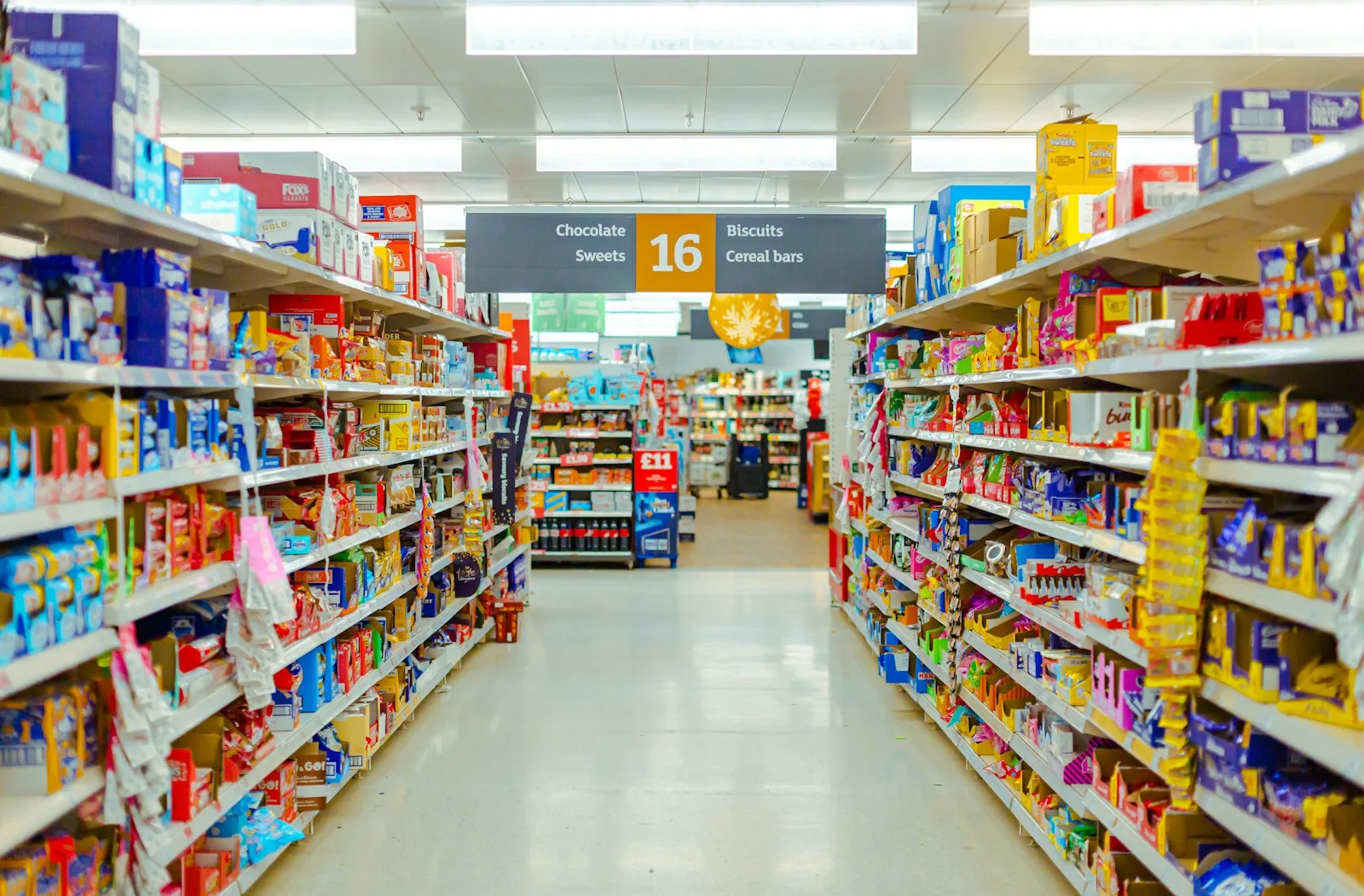 Image of a supermarket aisle