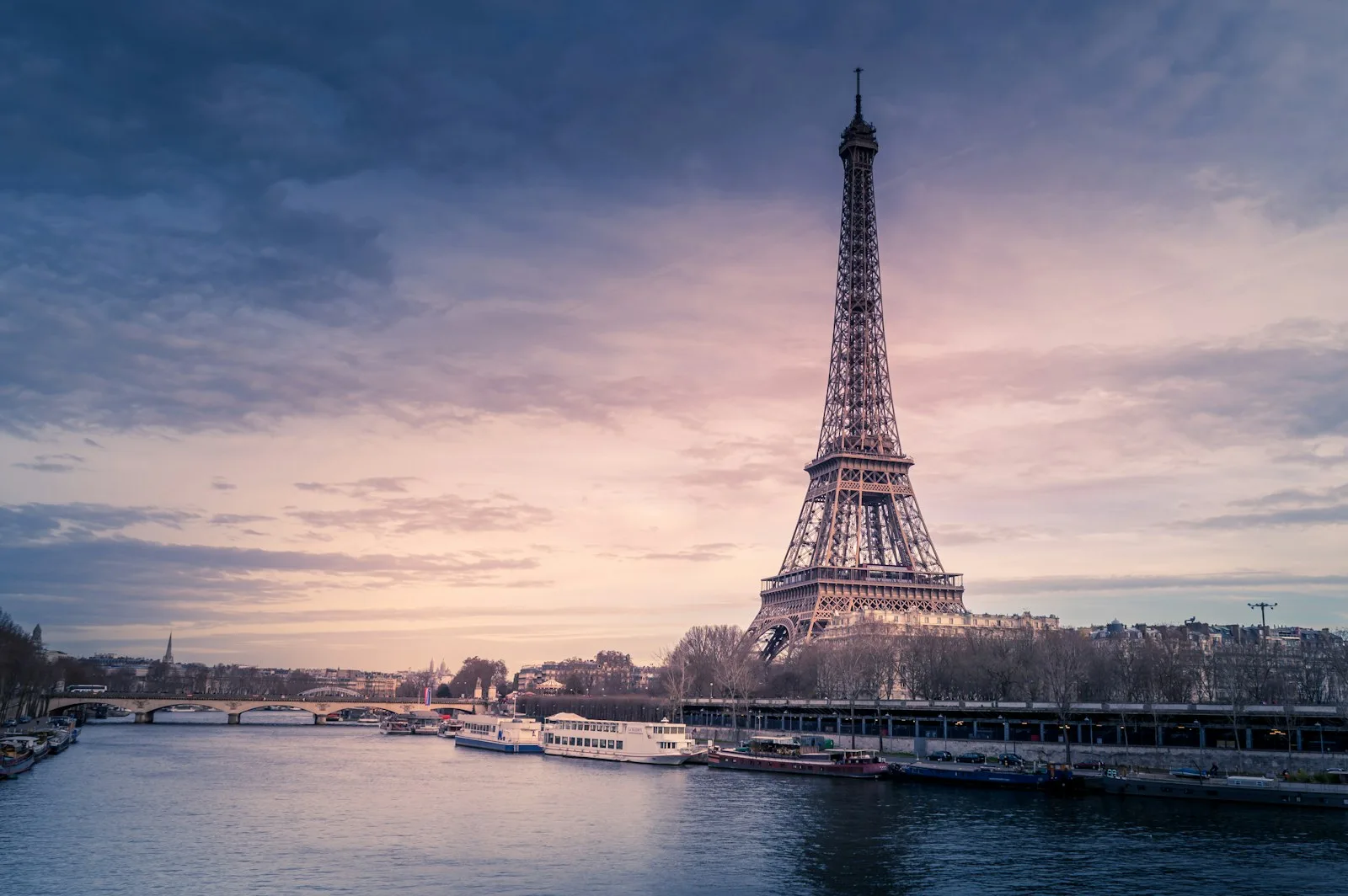 Photo of Eiffel Tower along with River Seine